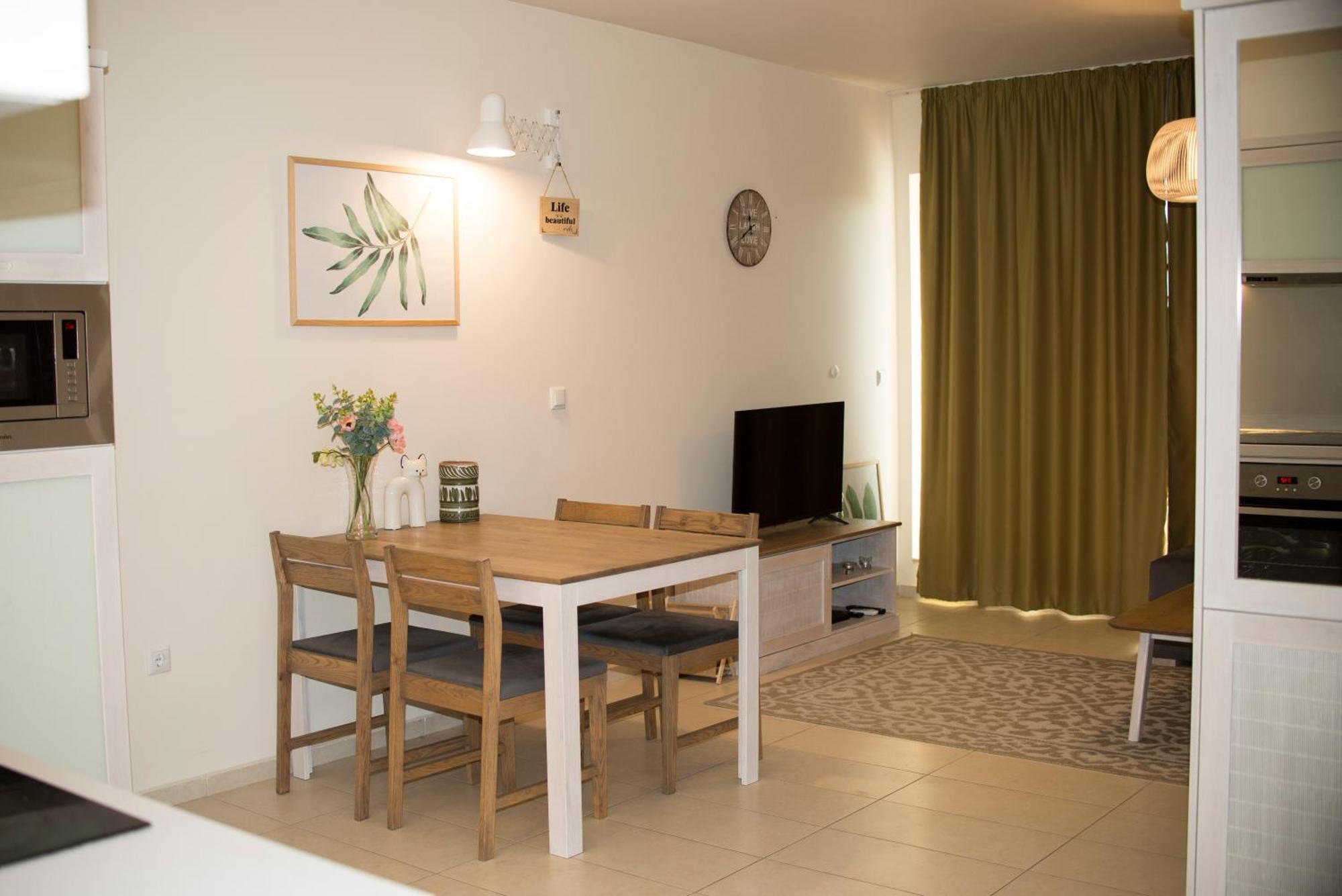 Appartamento Downтown - Free Parking Varna Esterno foto